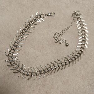 Elegant Silver Feather Bracelet (2)